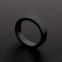 Shots - Triune Triune – Golden Black Ribbed C-Ring (10x40mm)